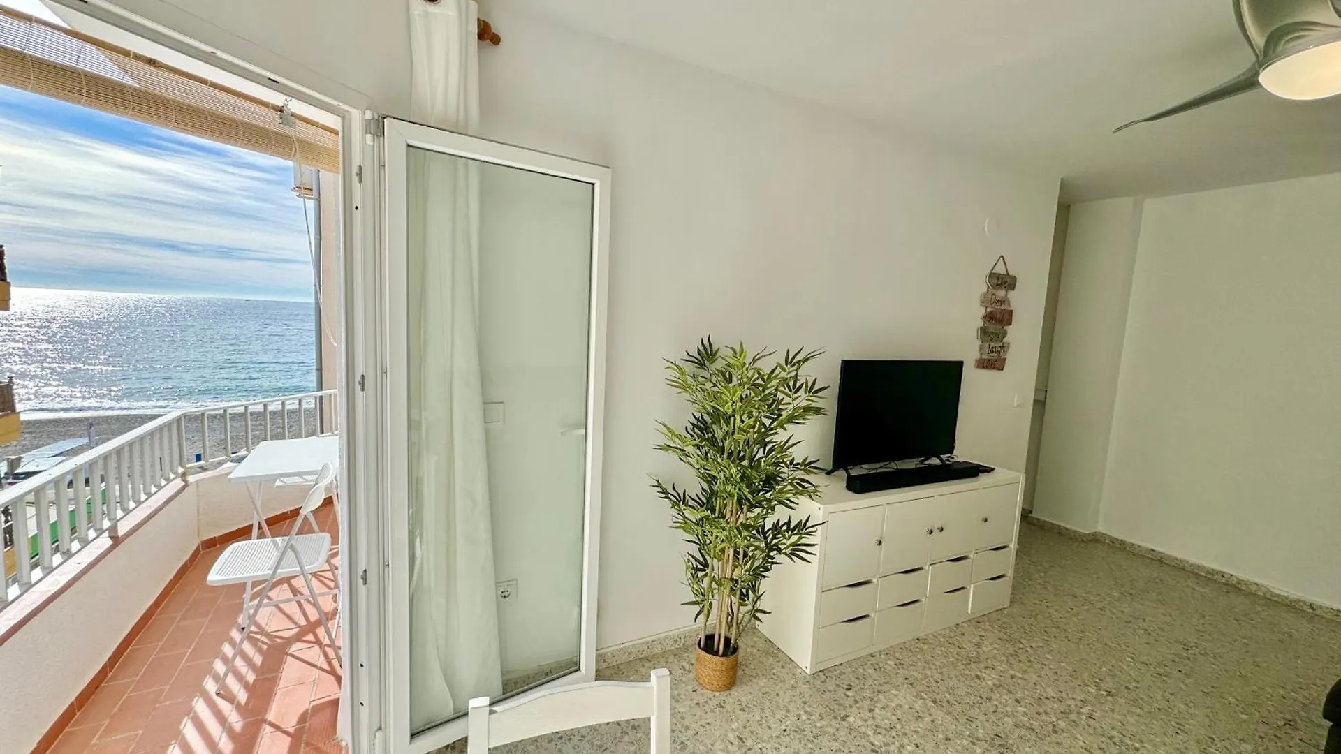 Quiet II Seaview Apartment La Herradura