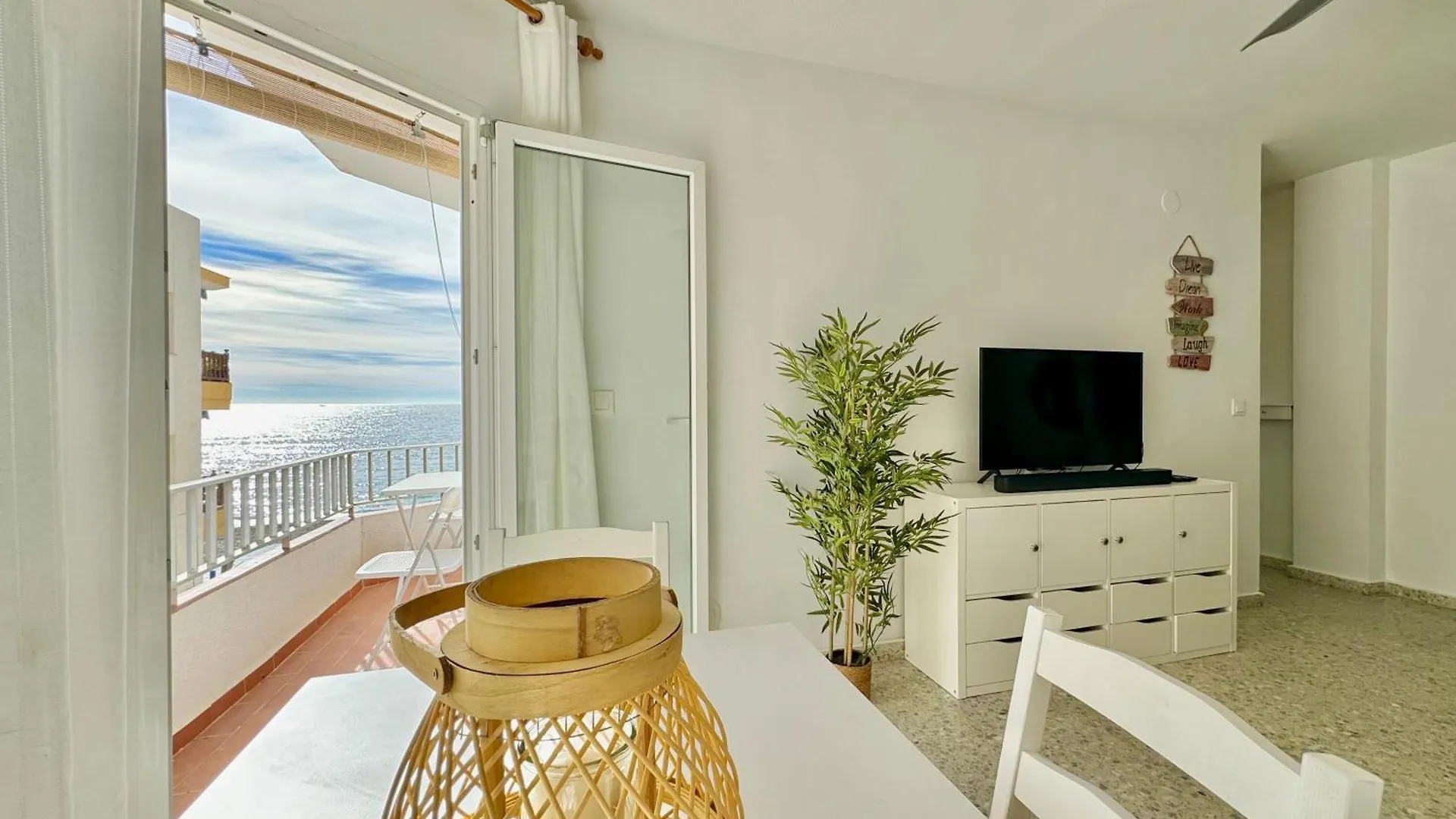 Quiet II Seaview Apartment La Herradura